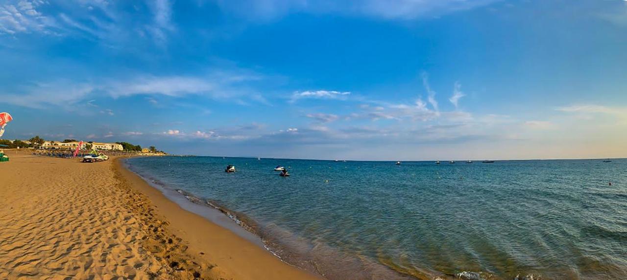 Aris Seaside Issos Beach Agios Georgios  Dış mekan fotoğraf